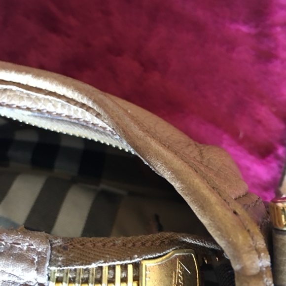 Christmas SALE! Burberry, tan leather, like new. - Picture 3 of 8